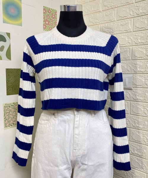 WHITE WITH BLUE ROUND  NECK KNITTED PULLOVER