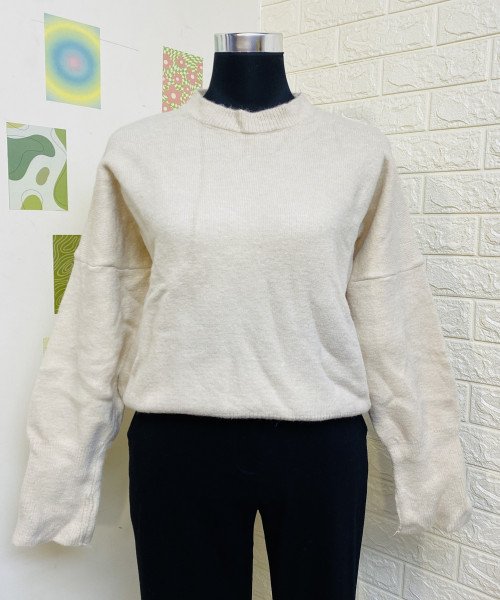 Women White Knitted Pullover