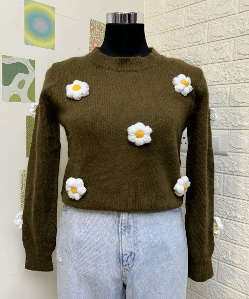 White  Flower   Knitted  Pullover