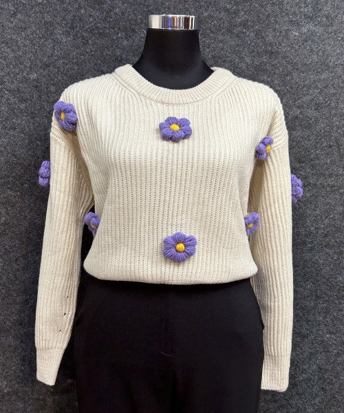 White Round Neck With Flower Knitted pullover