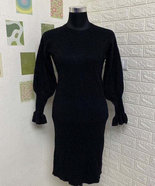 Black Round Neck Knit Dress