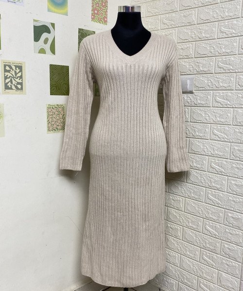 White V Neck Knitted Dress