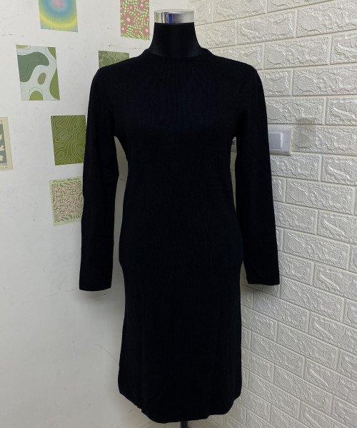 Round Neck Black Dress